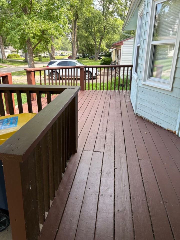 10811 Cambridge Ave - Photo 5 of 7
