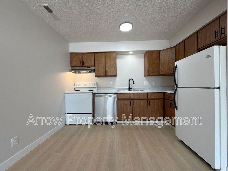 2323 T St #7 - Photo 3 of 15