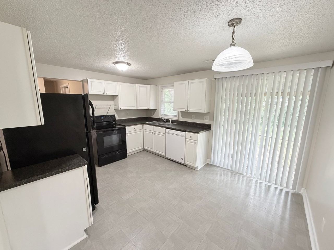 6215 Lathrop Ave - Photo 2 of 8