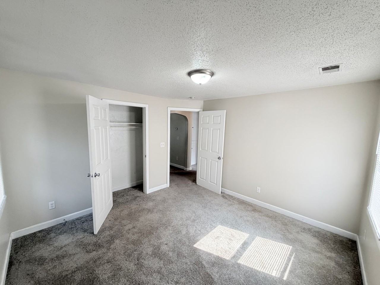 6215 Lathrop Ave - Photo 5 of 8