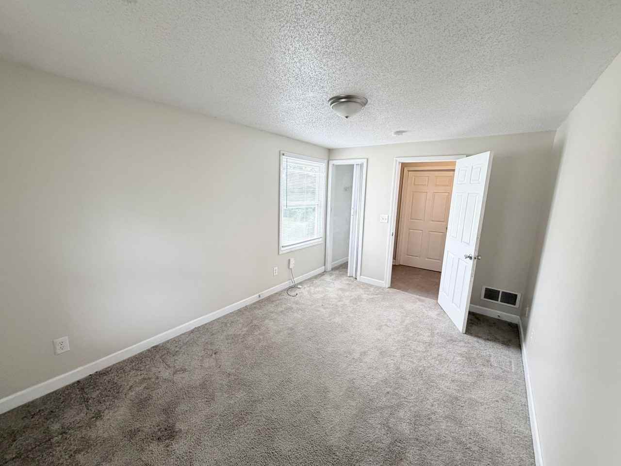 6215 Lathrop Ave - Photo 7 of 8