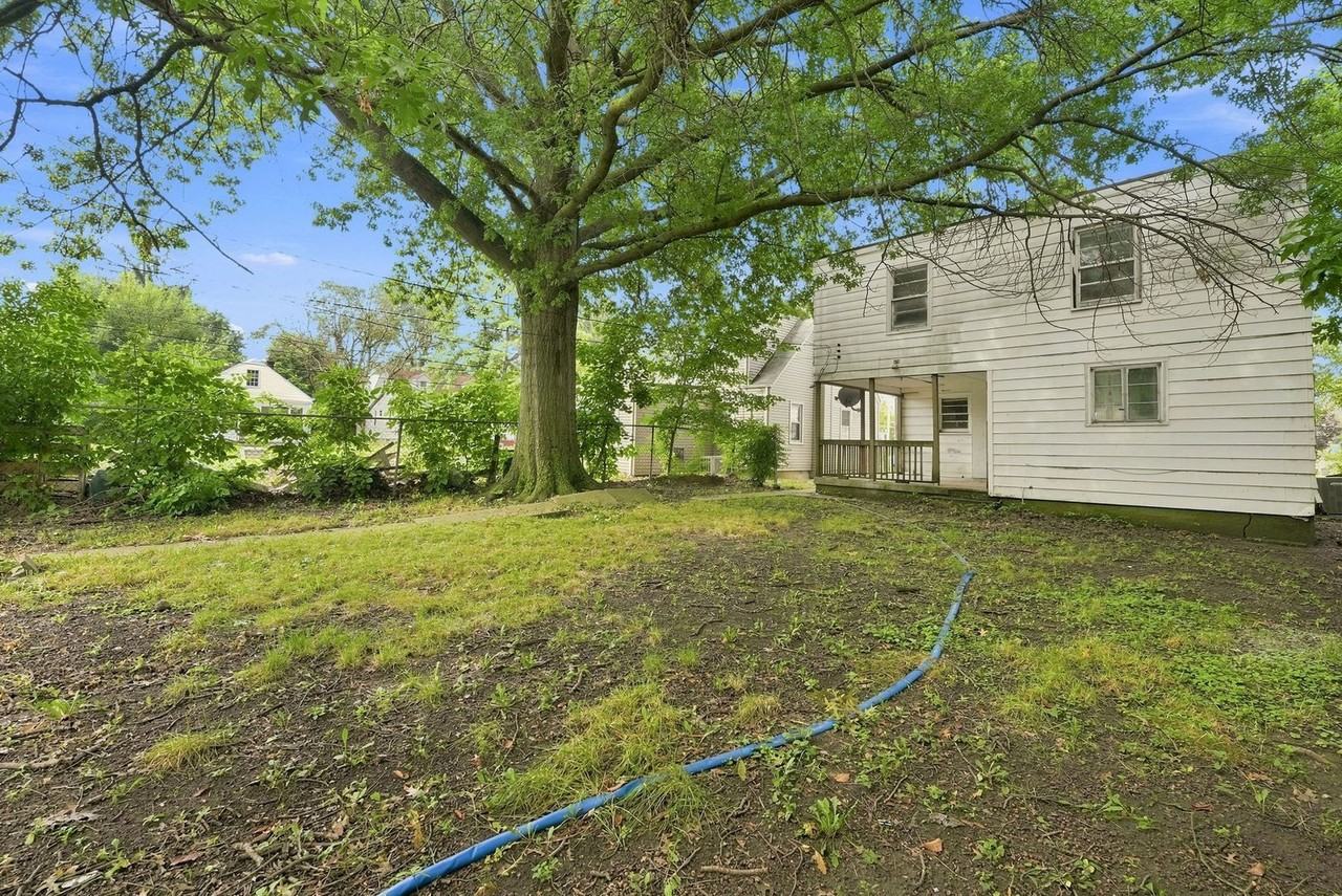 4029 Weisser Park Ave - Photo 2 of 34