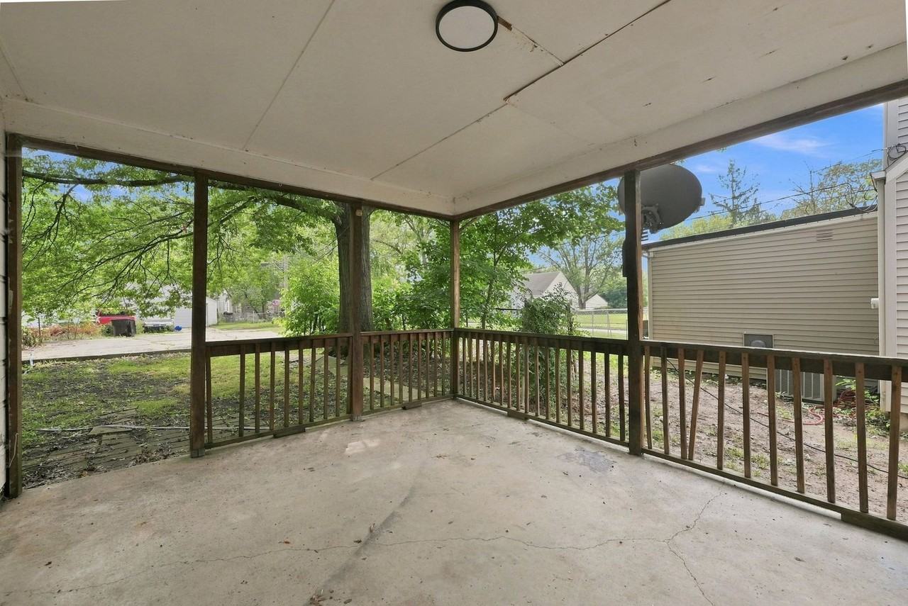 4029 Weisser Park Ave - Photo 4 of 34