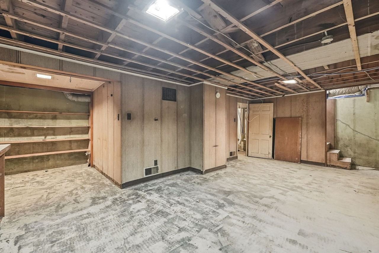 4029 Weisser Park Ave - Photo 6 of 34