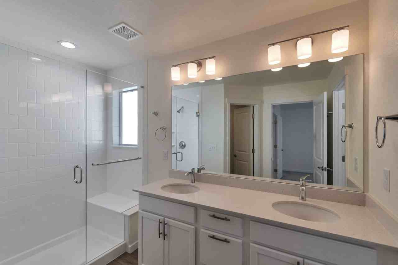 9679 Albion Ln - Photo 5 of 25