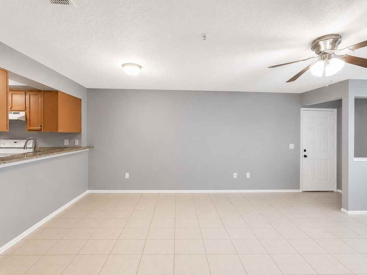 112 Reserve Cir #100 - Photo 4 of 14