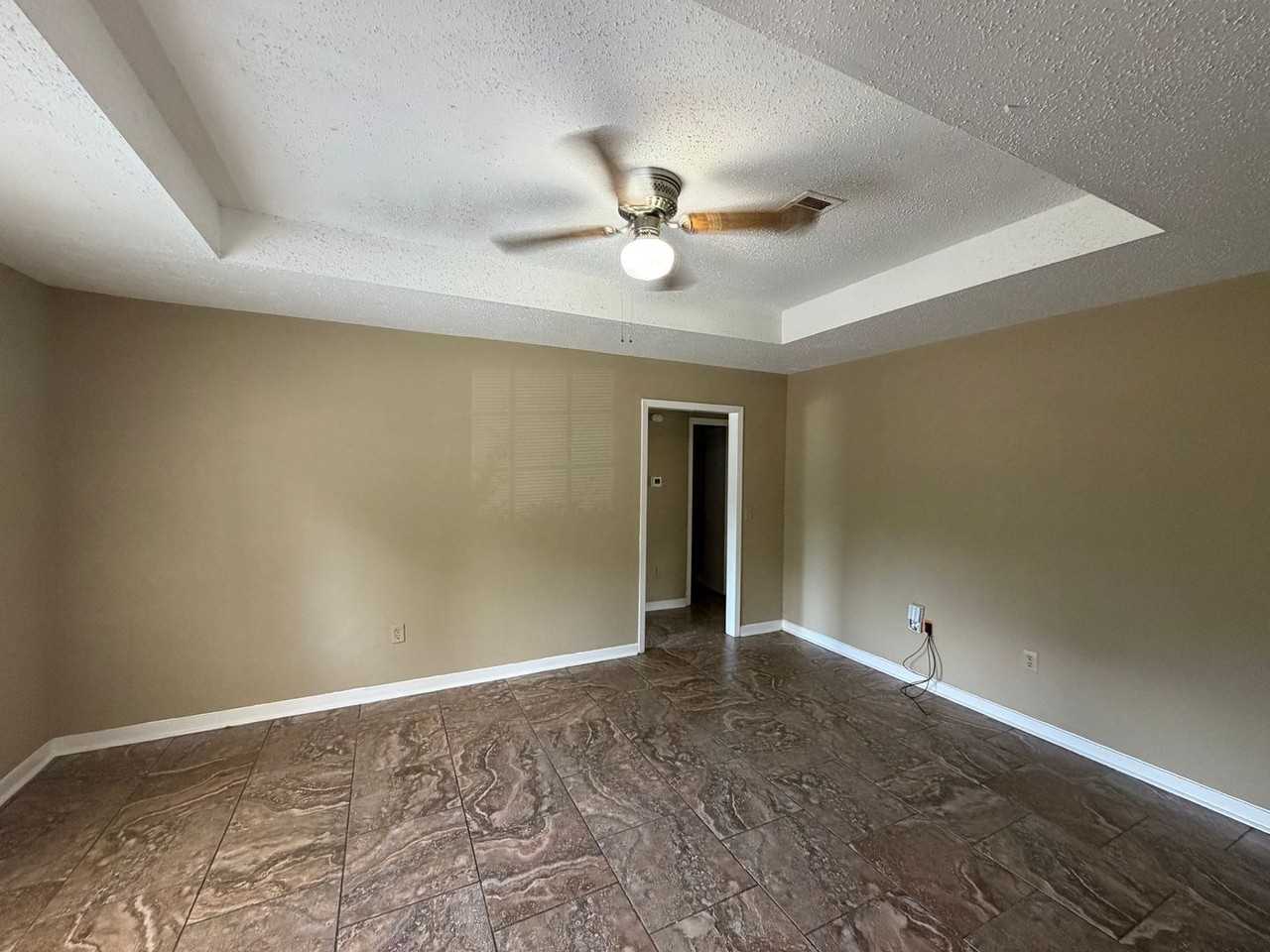 1695 Ravenwood Ln - Photo 6 of 13