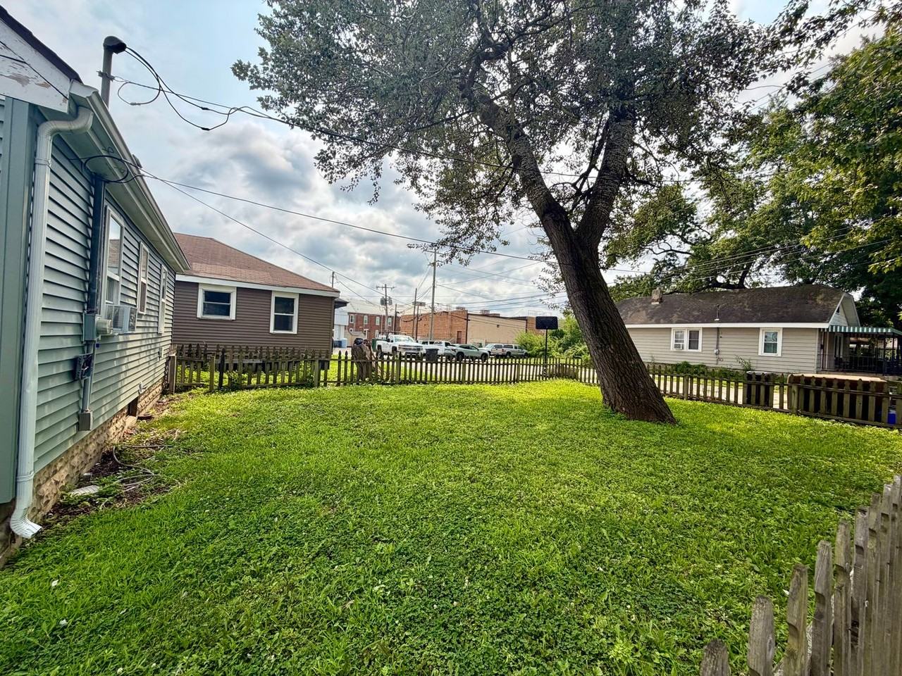 3101 South St - Photo 4 of 24
