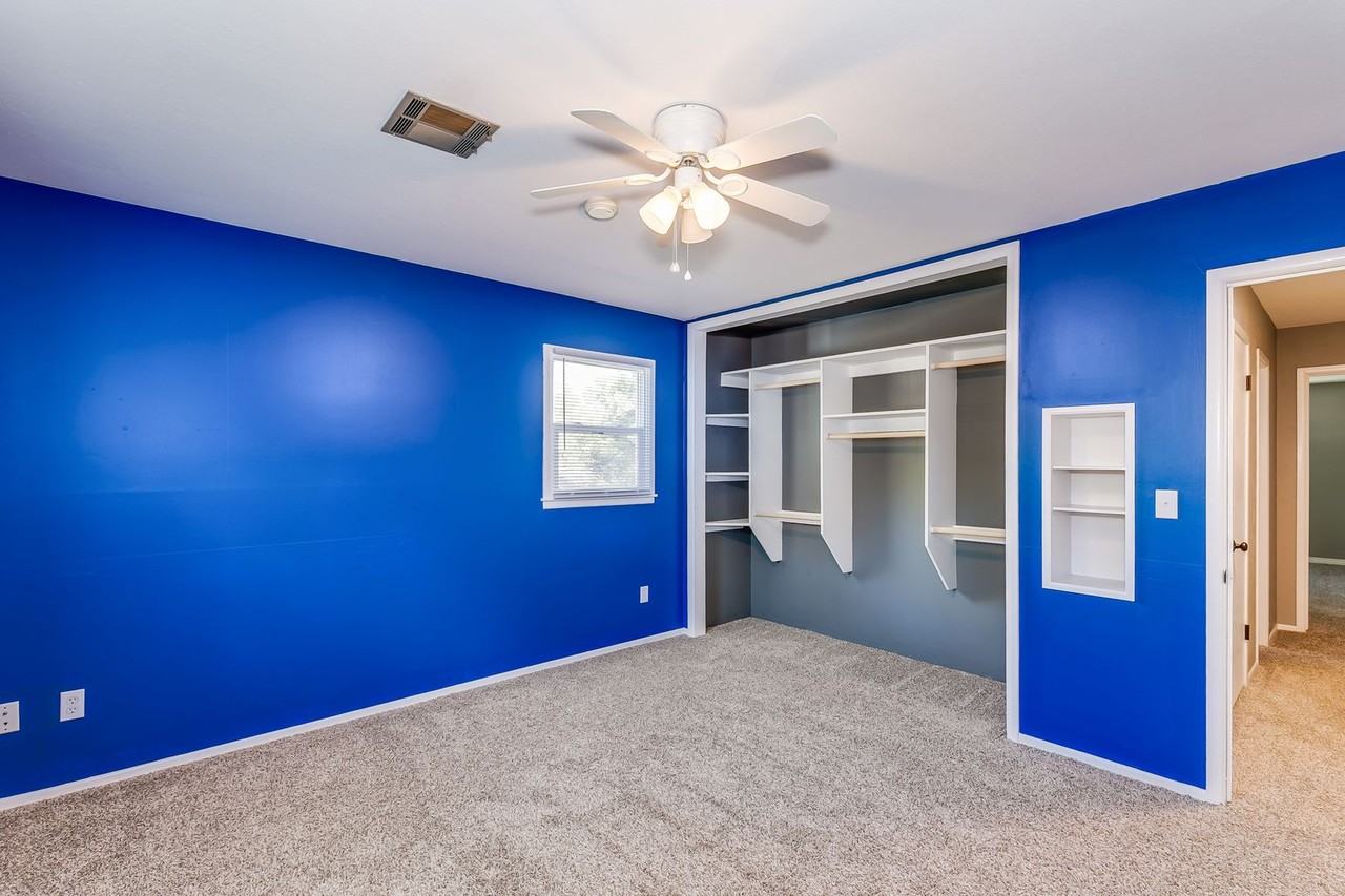 873 E Greenway Ct - Photo 5 of 11