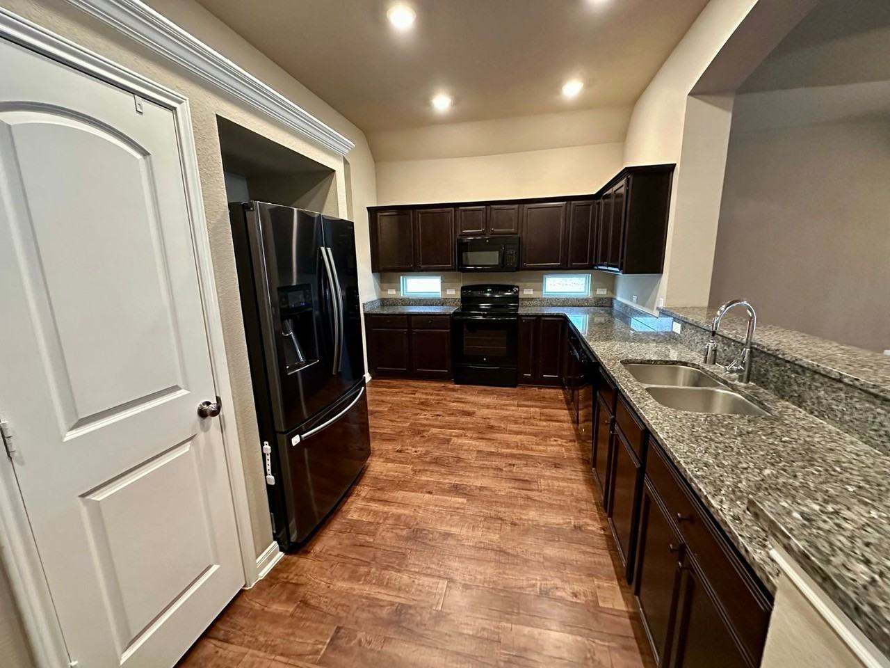 2709 Keathley Dr - Photo 6 of 22