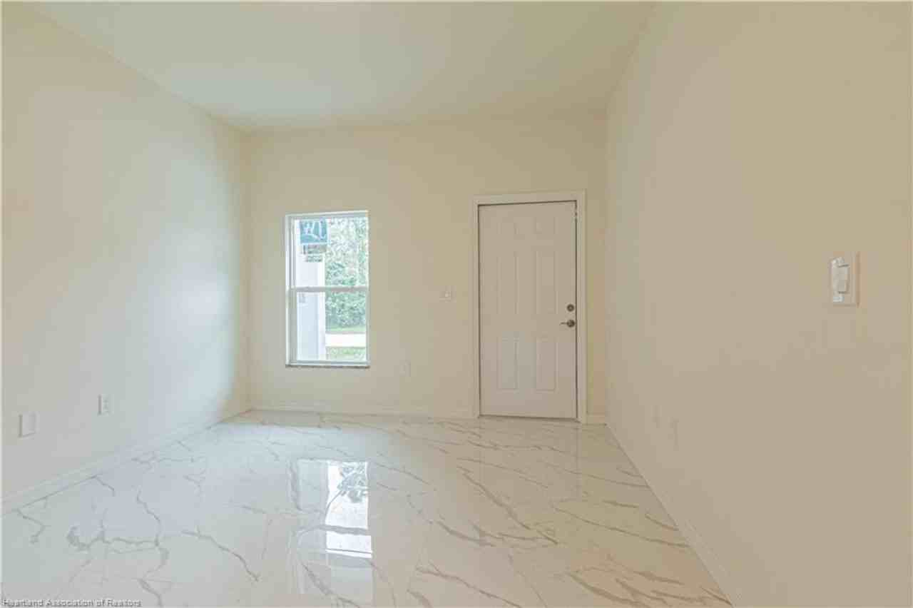117 Flo Ave Nw - Photo 2 of 15