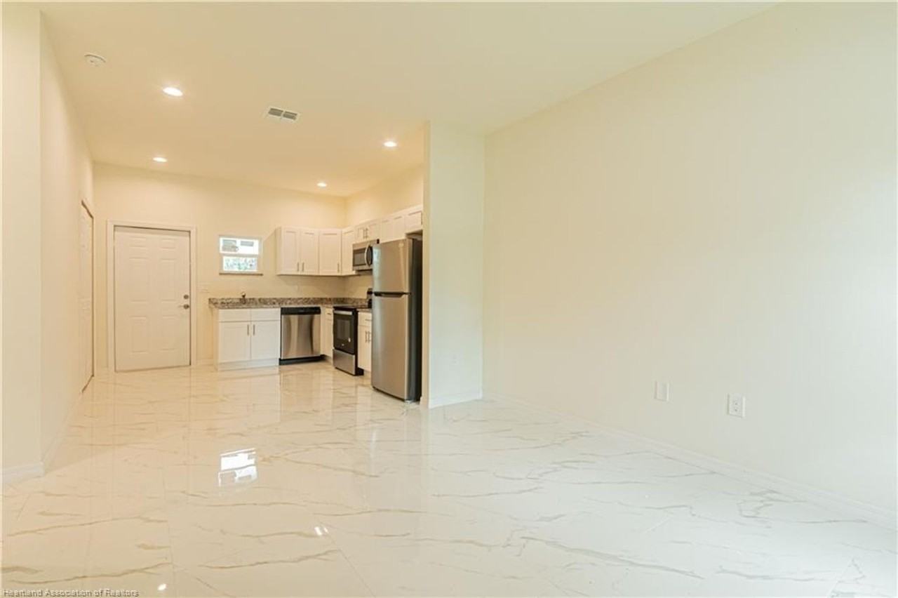 117 Flo Ave Nw - Photo 4 of 15
