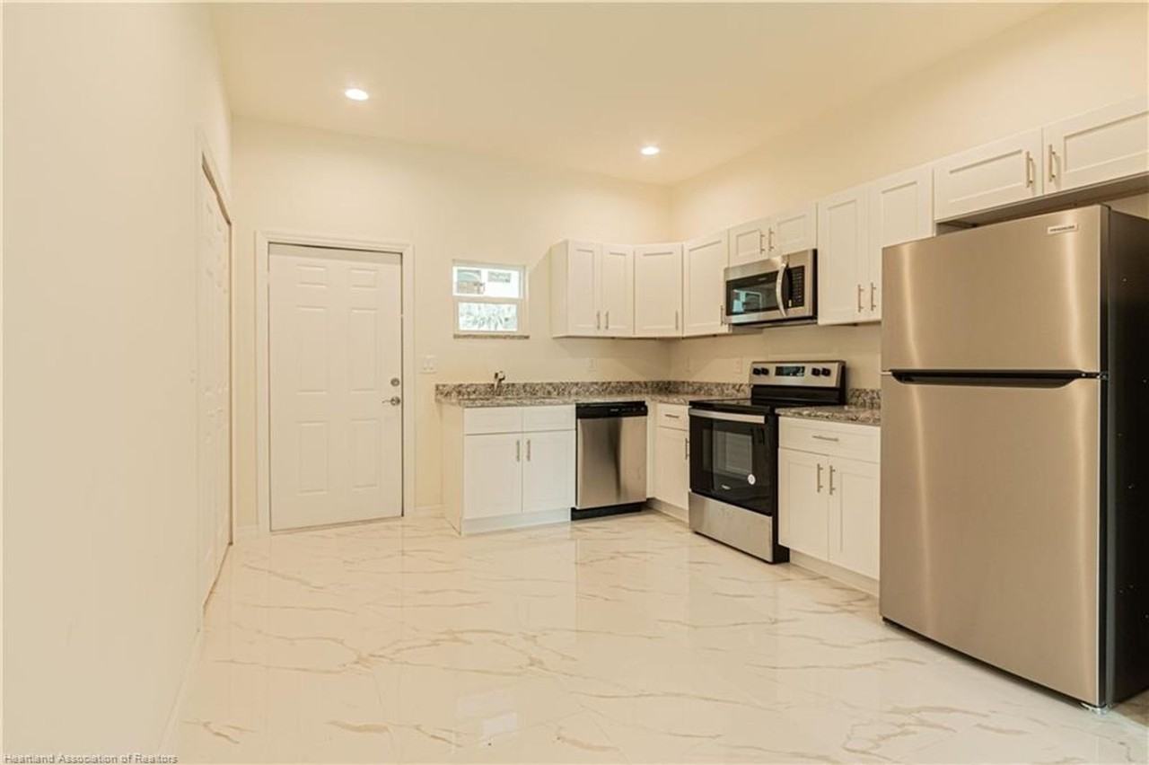 117 Flo Ave Nw - Photo 5 of 15