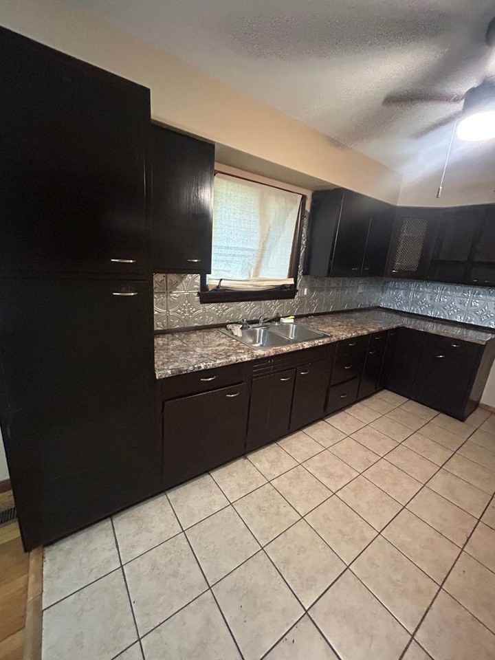 2277 Jennings St - Photo 3 of 15