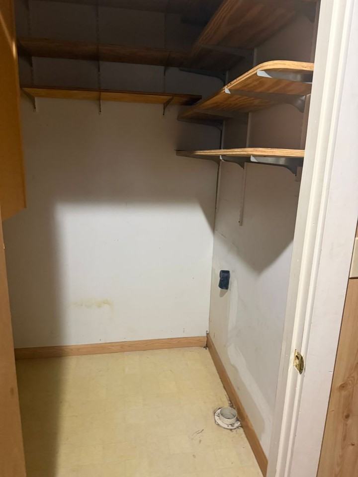 525 Ne 5th St - Photo 5 of 8