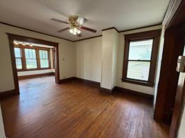 featured image of 1603 1603 - 1605 N Linn St
