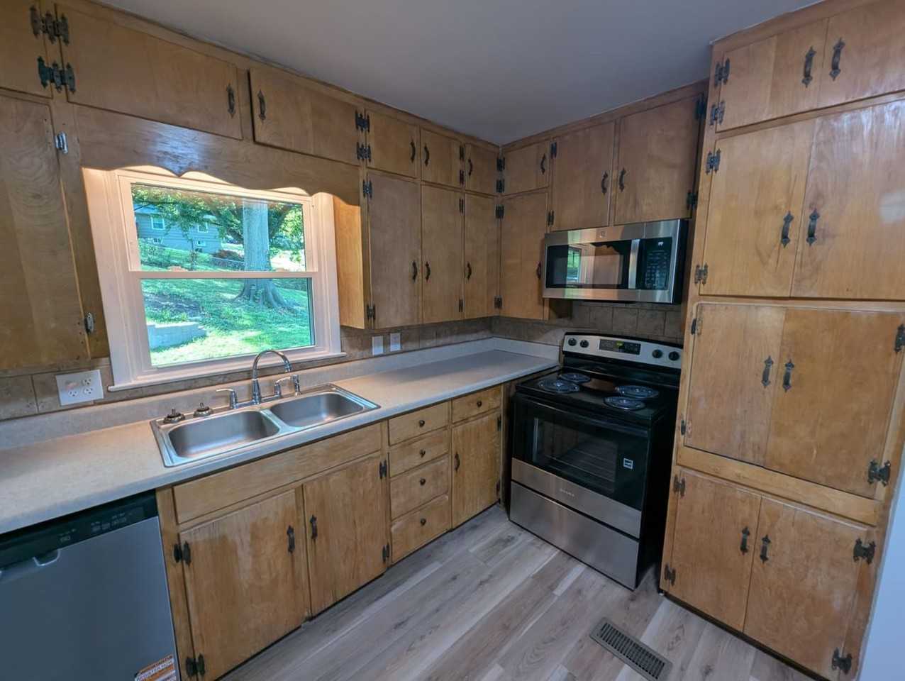 5412 Anah St - Photo 3 of 24