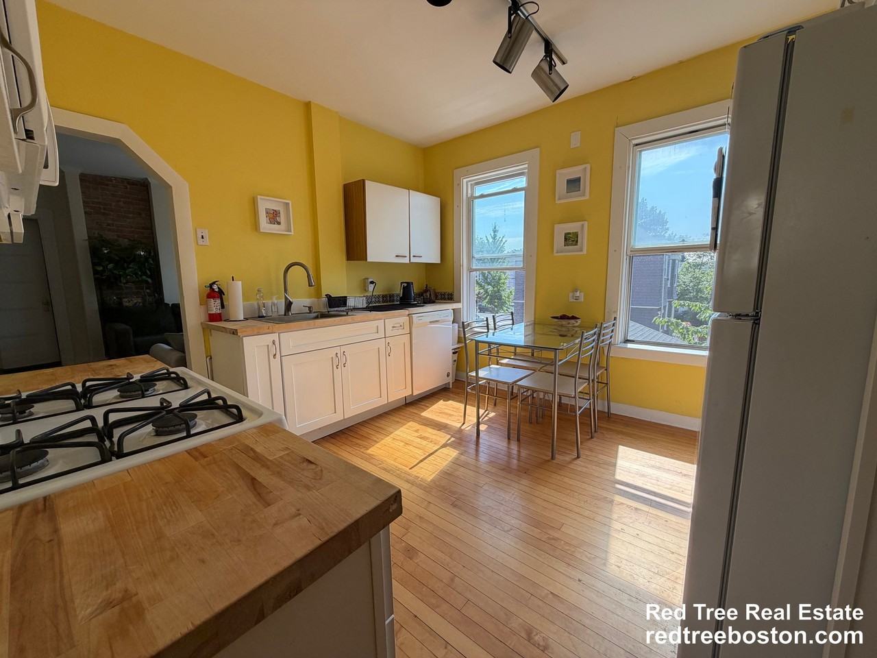 14 Glenwood Ave #2 - Photo 3 of 14