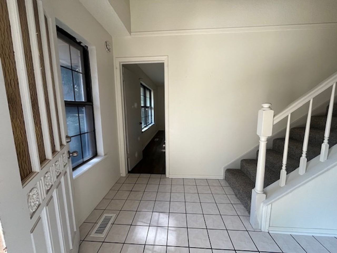 1832 S Fir Ave - Photo 2 of 21