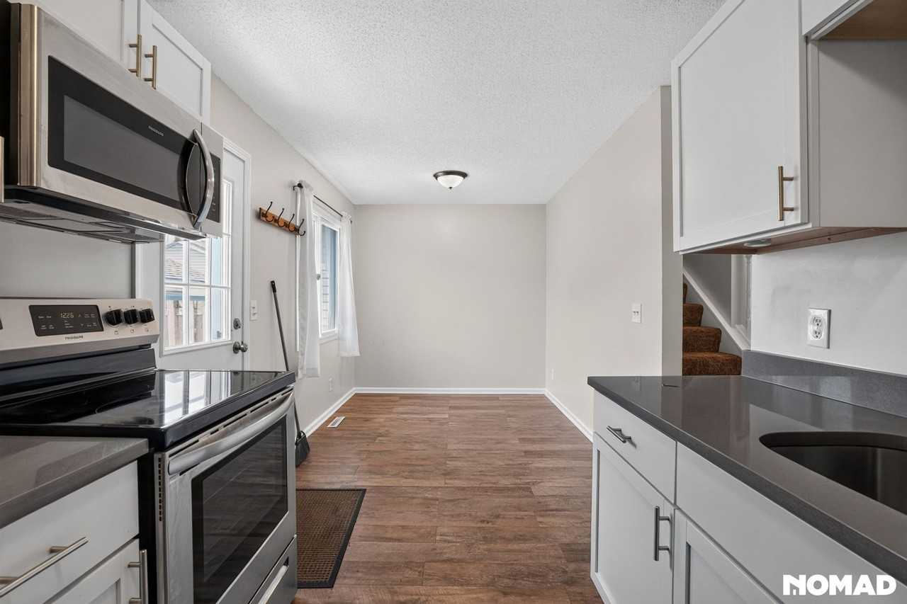 16112 Foliage Ave W - Photo 5 of 29