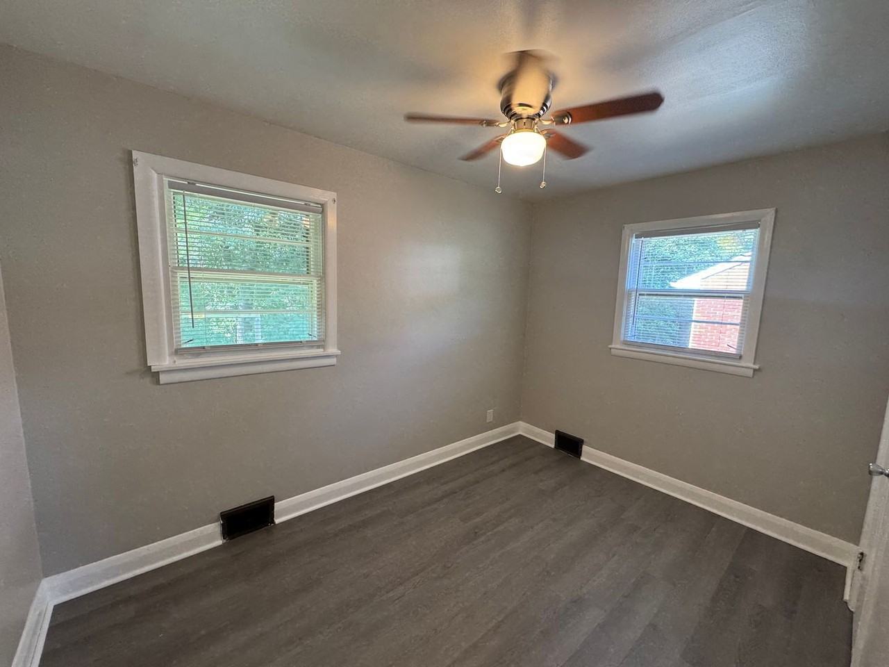 621 Hood St - Photo 7 of 10