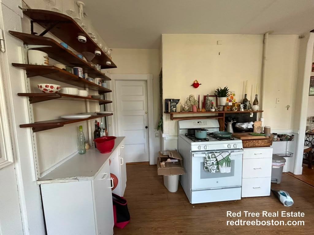 12 Glenwood Ave #1 - Photo 3 of 16