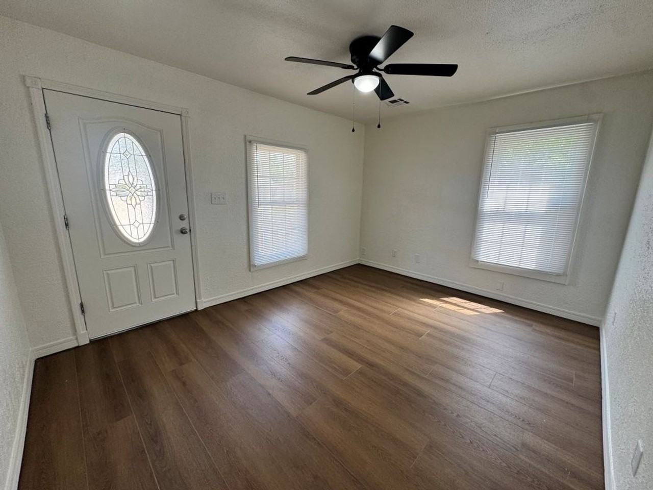 1417 W Idaho Ave - Photo 4 of 15
