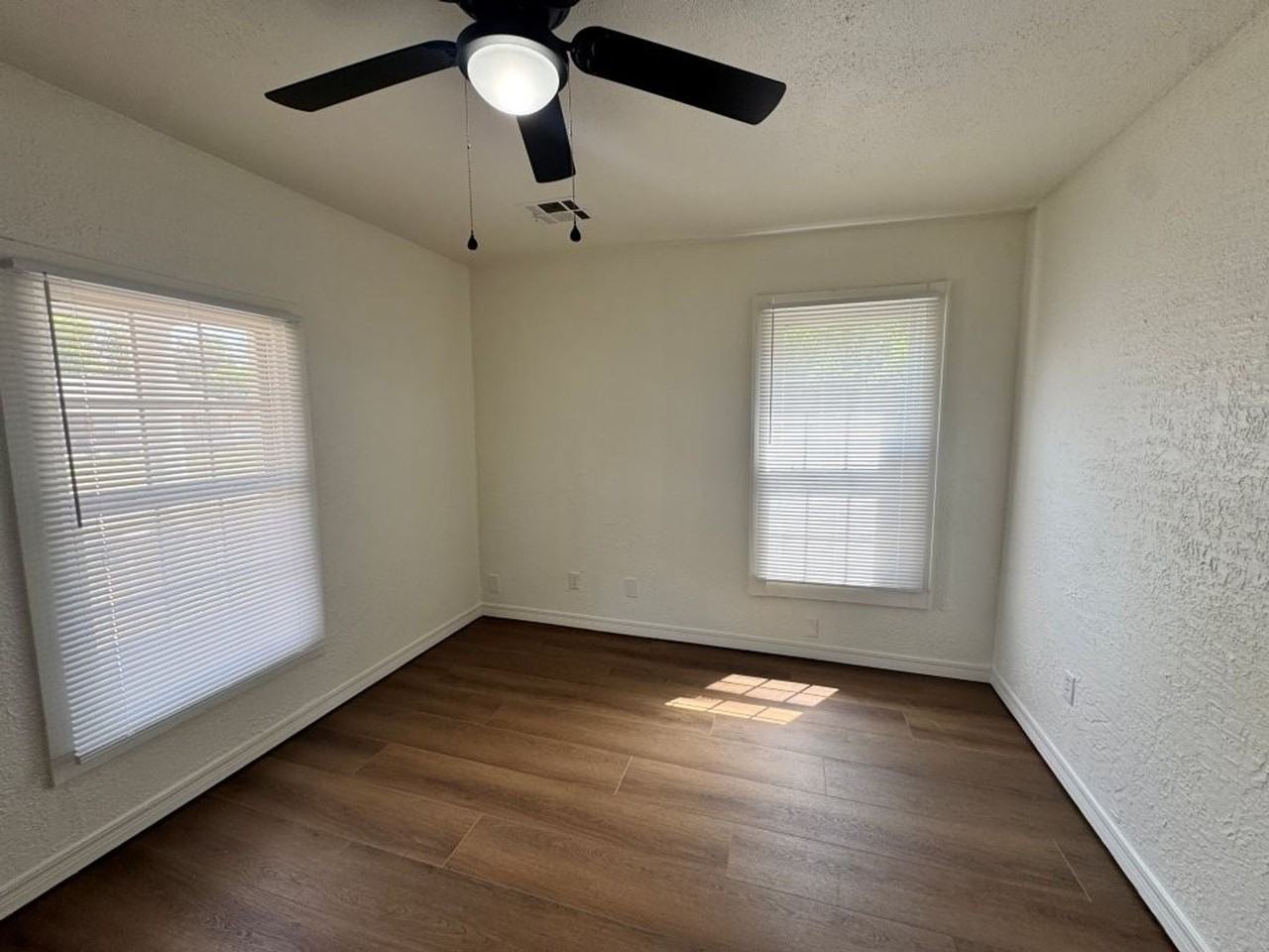 1417 W Idaho Ave - Photo 5 of 15