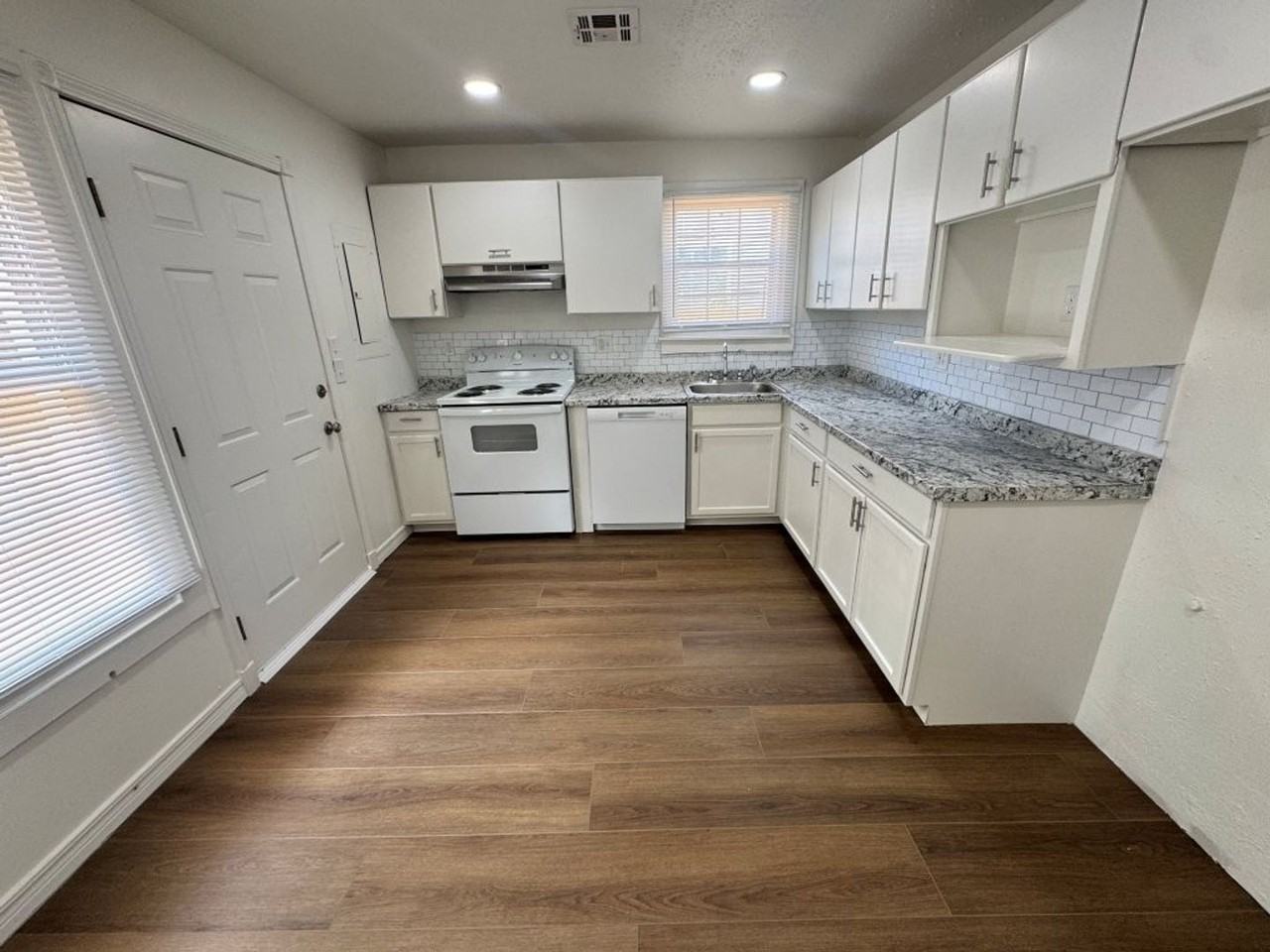 1417 W Idaho Ave - Photo 6 of 15