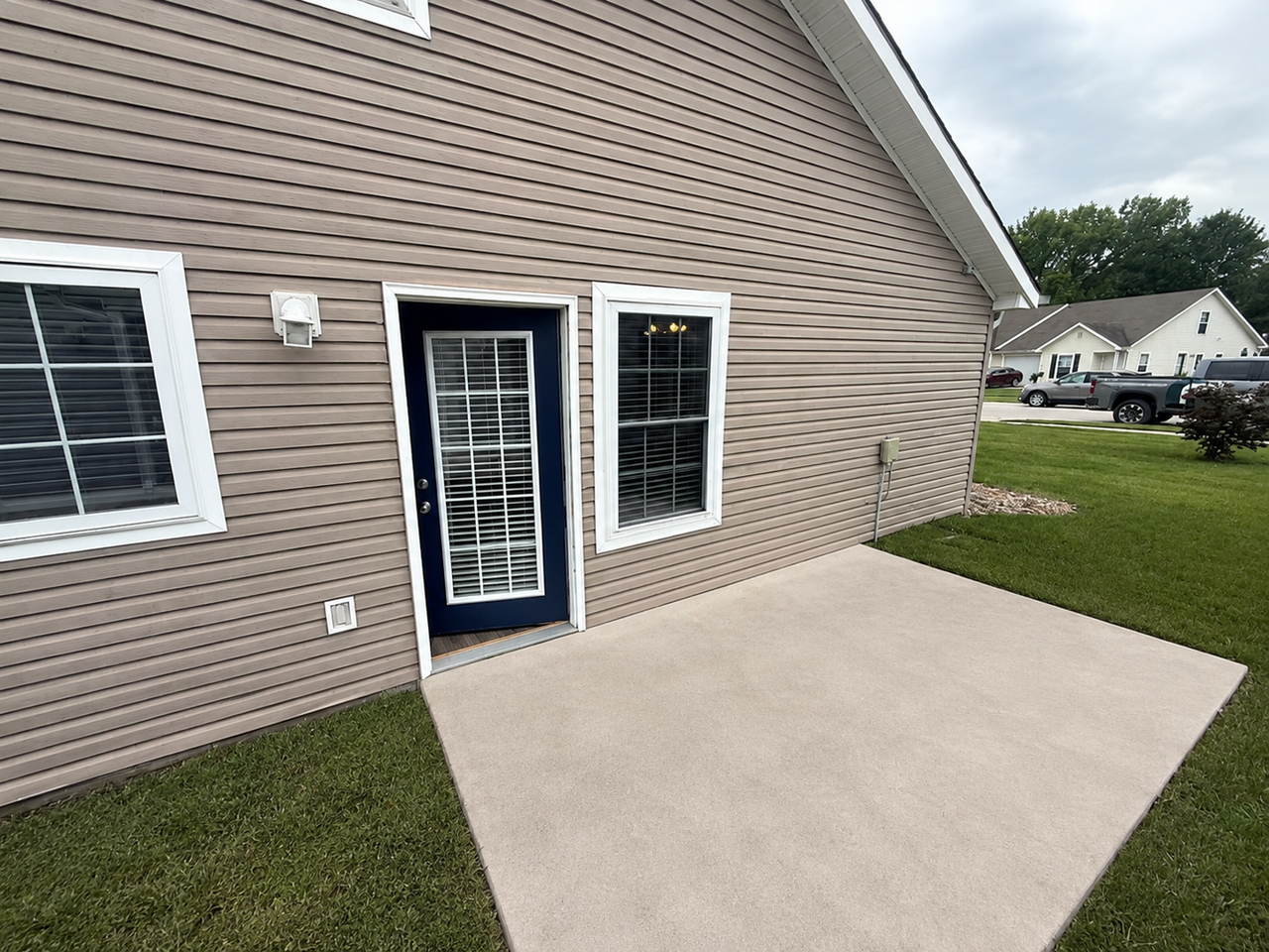 2420 Walden Ln - Photo 2 of 9