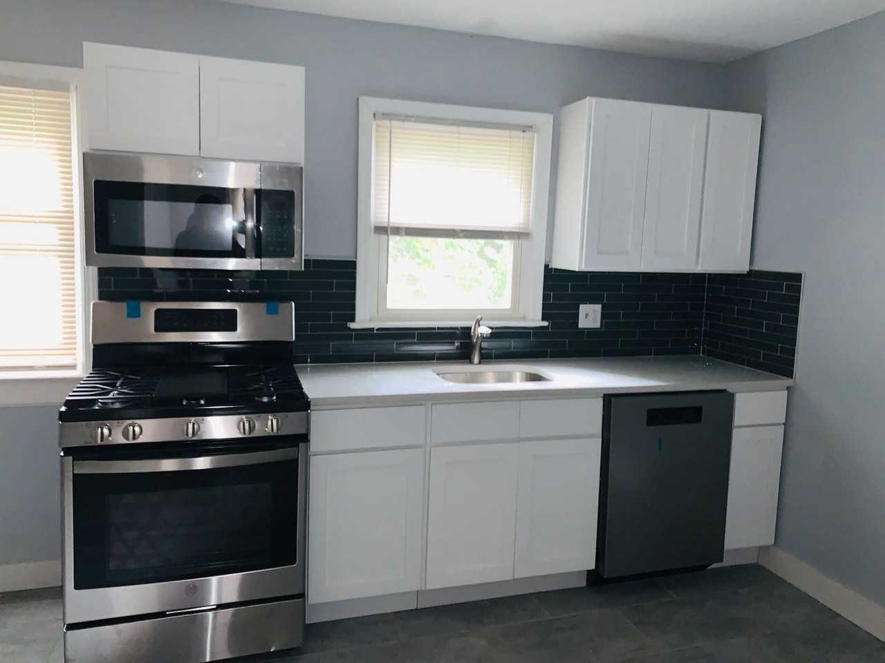 62 Revere St - Photo 2 of 26