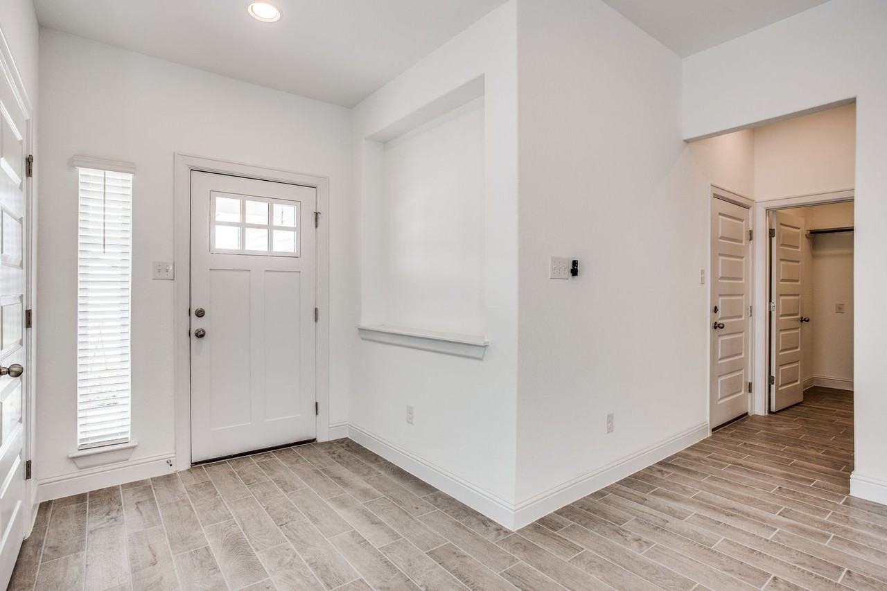 11301 Lago De Garda Dr - Photo 4 of 26