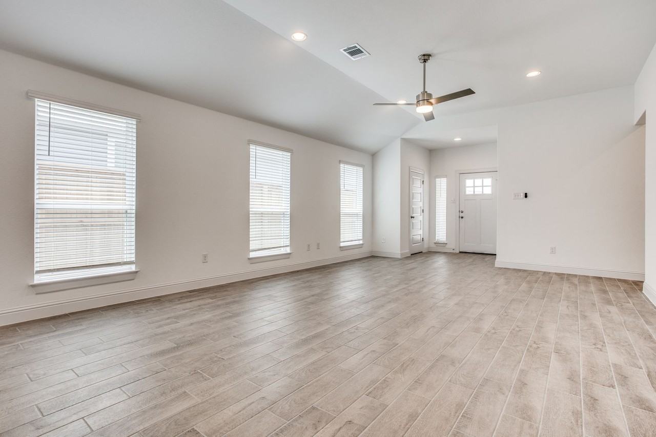 11301 Lago De Garda Dr - Photo 5 of 26