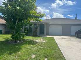 215 Se 23rd Pl - Photo 1 of 1