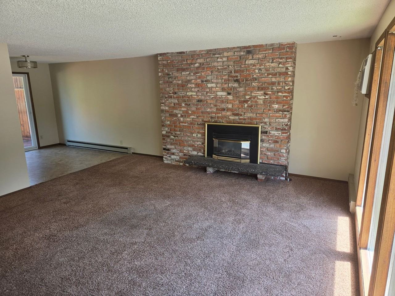 9707 E 8th Ave - Photo 5 of 23