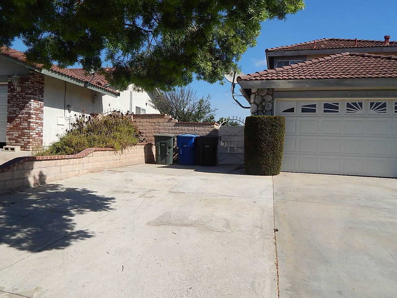 20410 Mesa Oak Dr - Photo 2 of 21