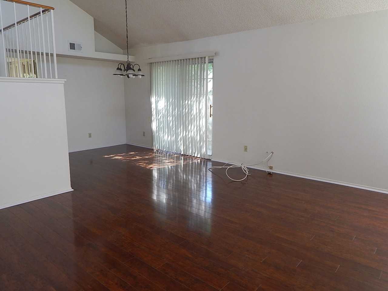 20410 Mesa Oak Dr - Photo 3 of 21