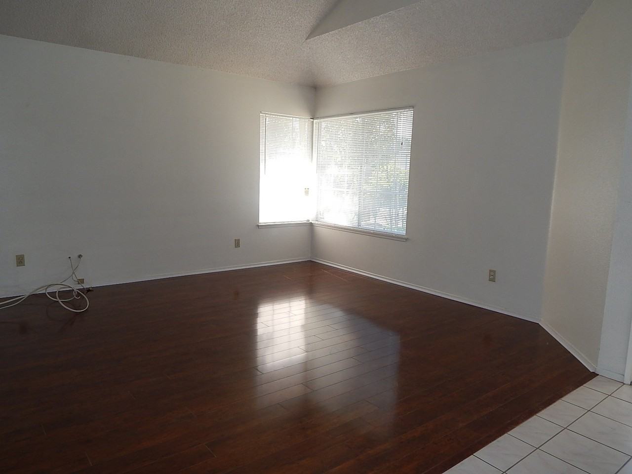 20410 Mesa Oak Dr - Photo 4 of 21