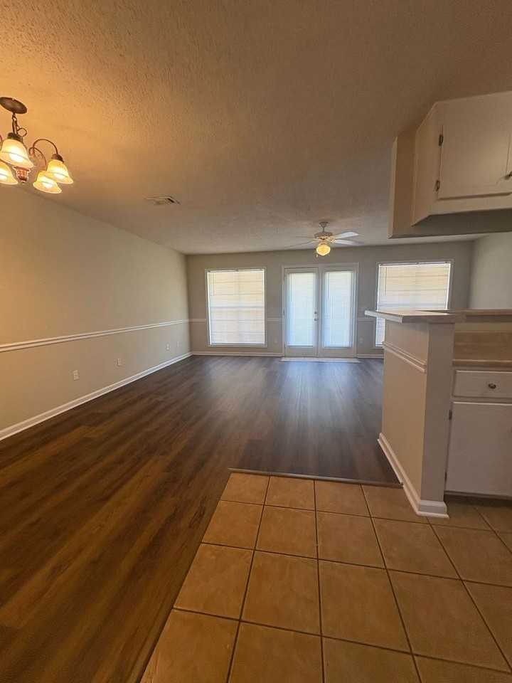 125 Winthrope Ln - Photo 5 of 37