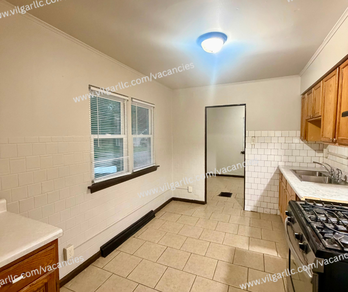 4201 Georgia St - Photo 5 of 20