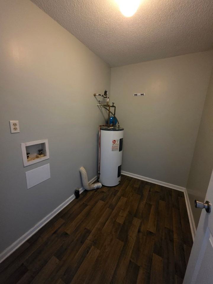 1431 Bailey Cir - Photo 5 of 13