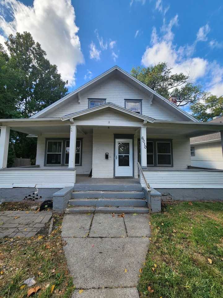 6010 Florence Blvd - Photo 3 of 46