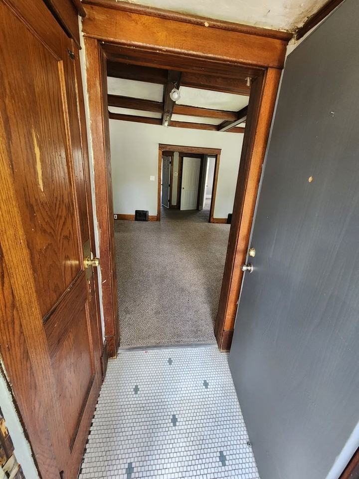 6010 Florence Blvd - Photo 6 of 46