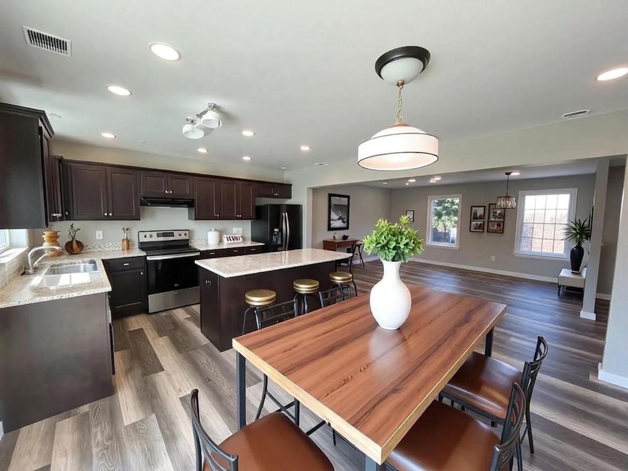 251 Mccaskey Ave - Photo 2 of 25