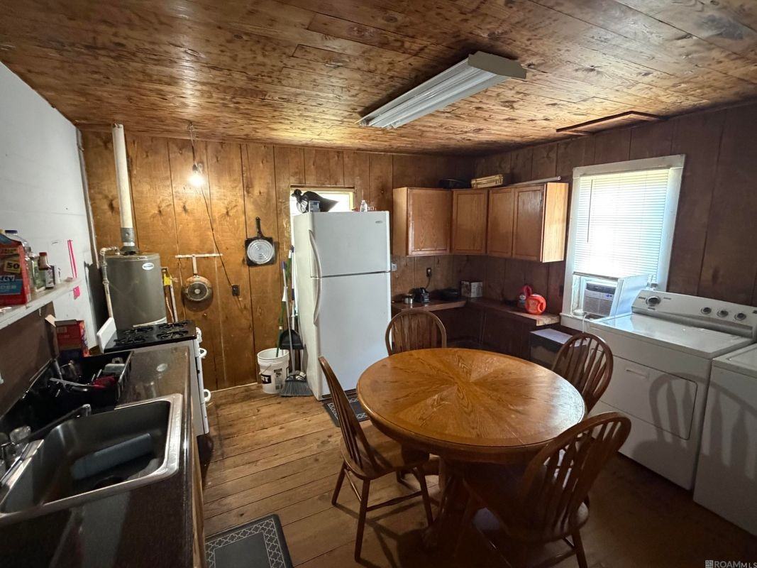 6865 Island Rd - Photo 5 of 7