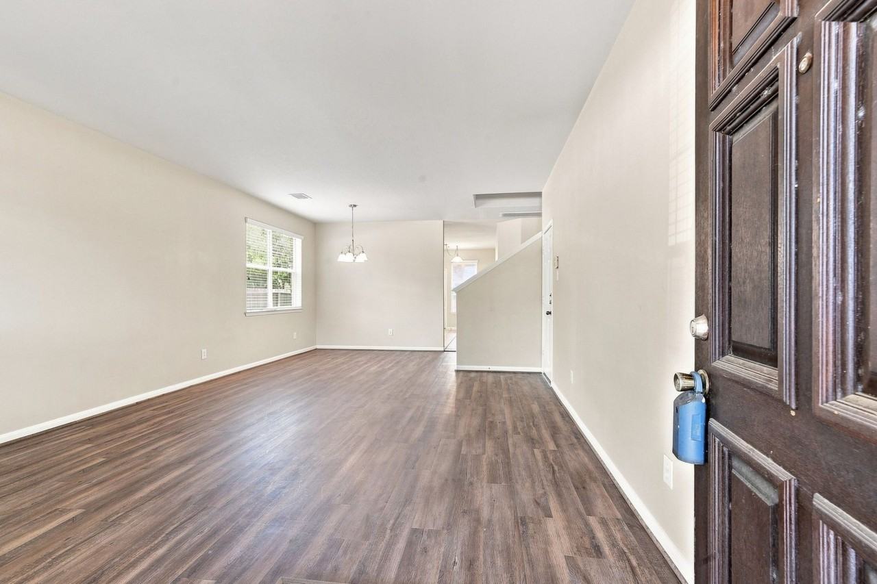 16726 Vivian Point Ln - Photo 6 of 42