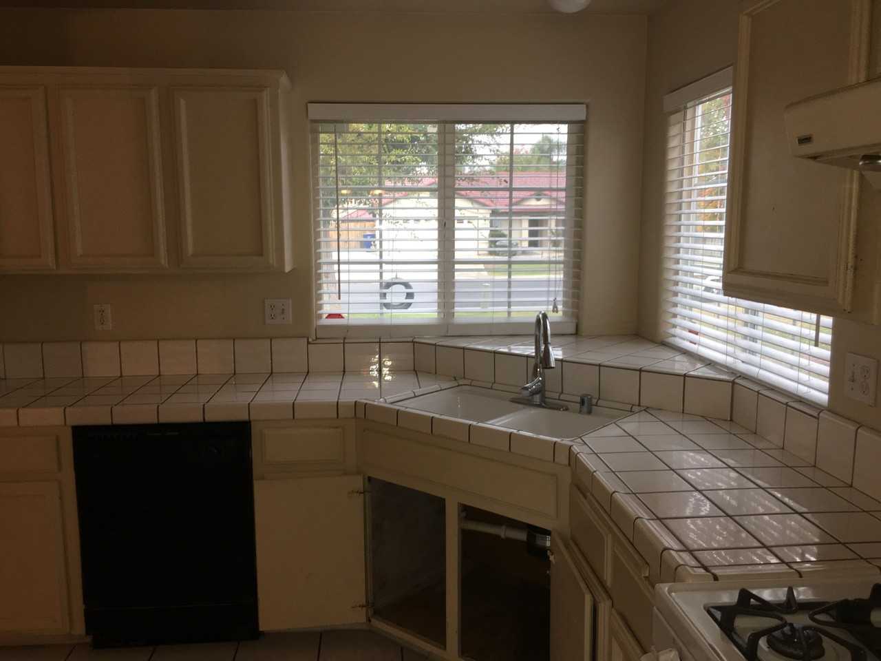 8915 Mendocino Dr - Photo 2 of 9