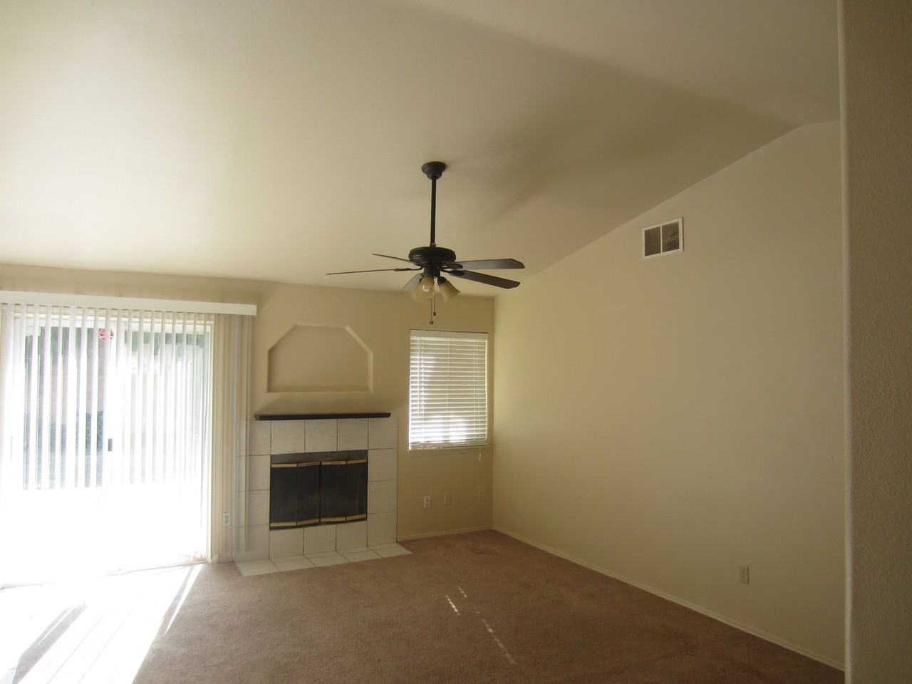8915 Mendocino Dr - Photo 5 of 9