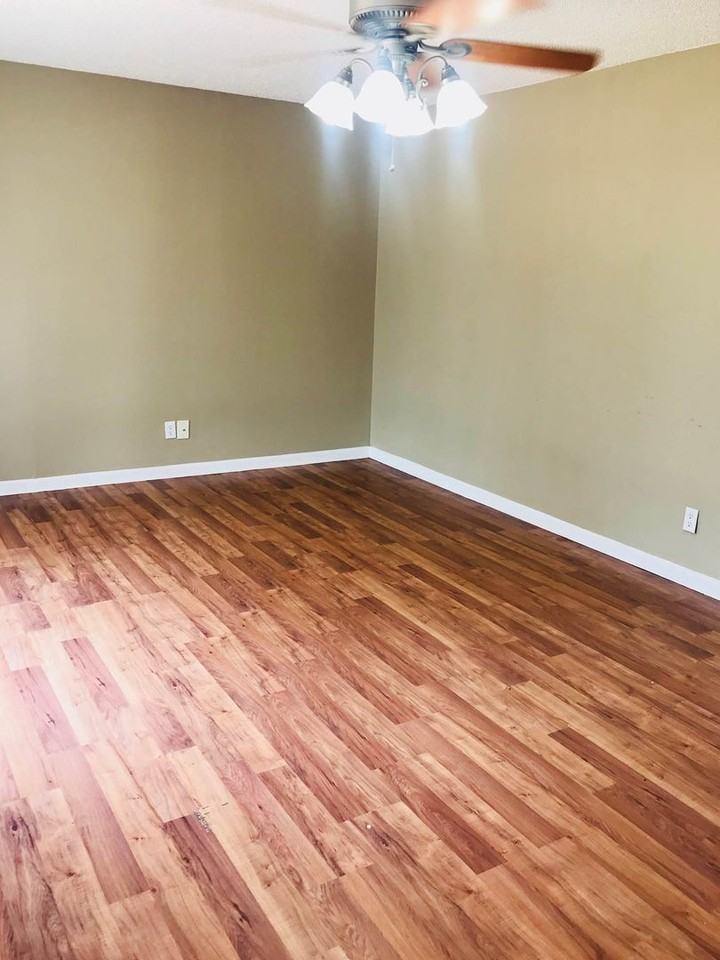 3018 48th St - Photo 3 of 10