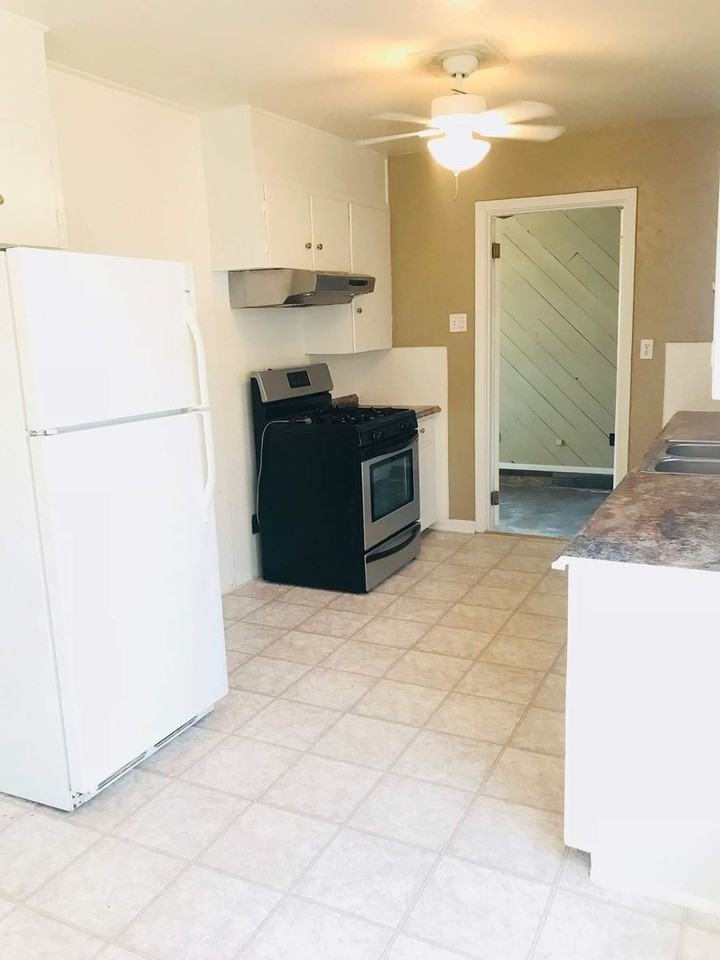 3018 48th St - Photo 5 of 10